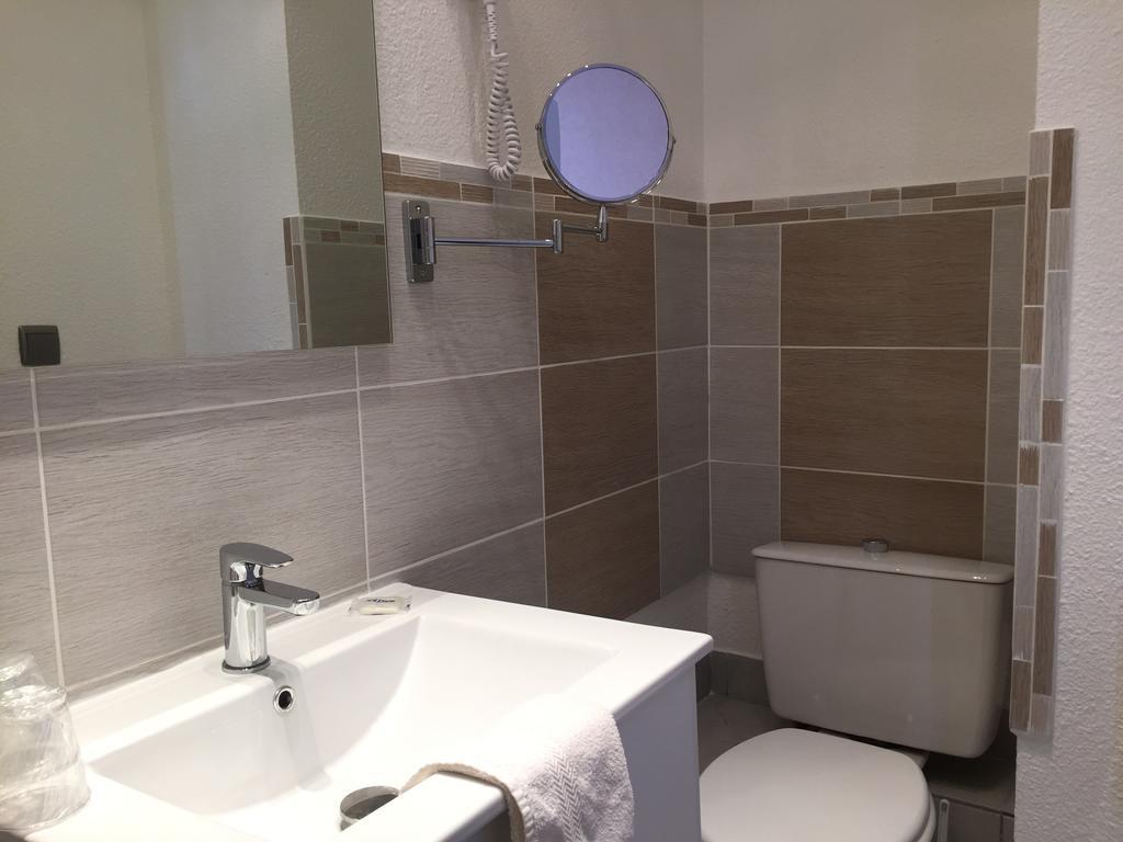 Hotel Le Faisan Montluçon Oda fotoğraf