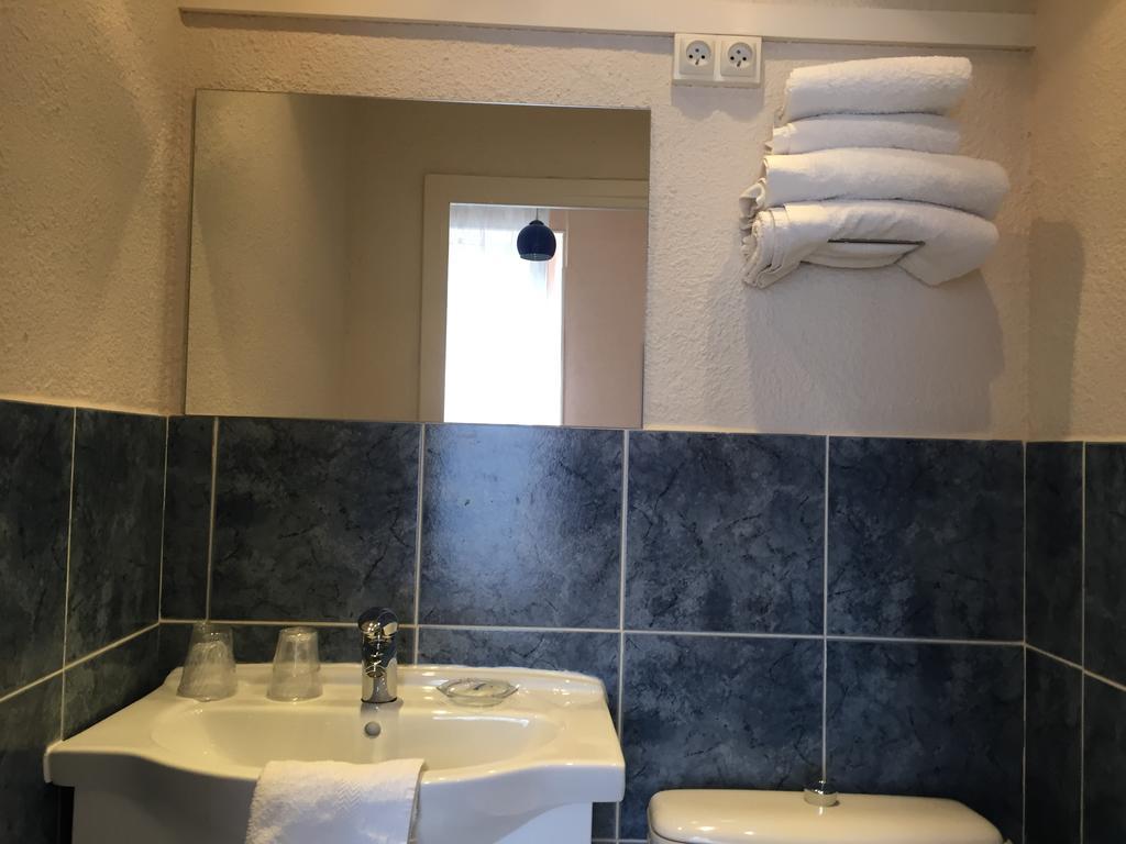 Hotel Le Faisan Montluçon Dış mekan fotoğraf